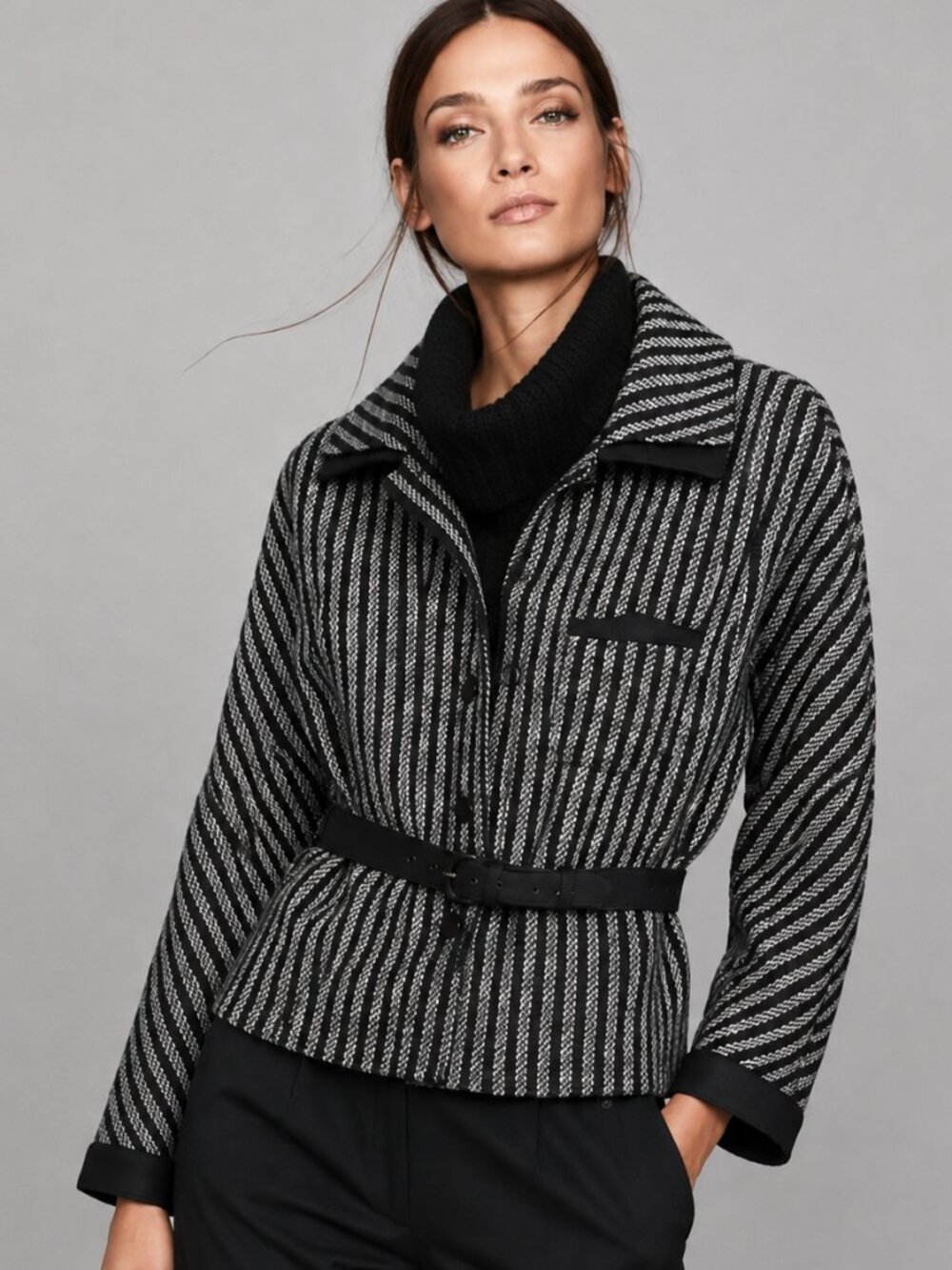European designed 100% wool jacket w. belt